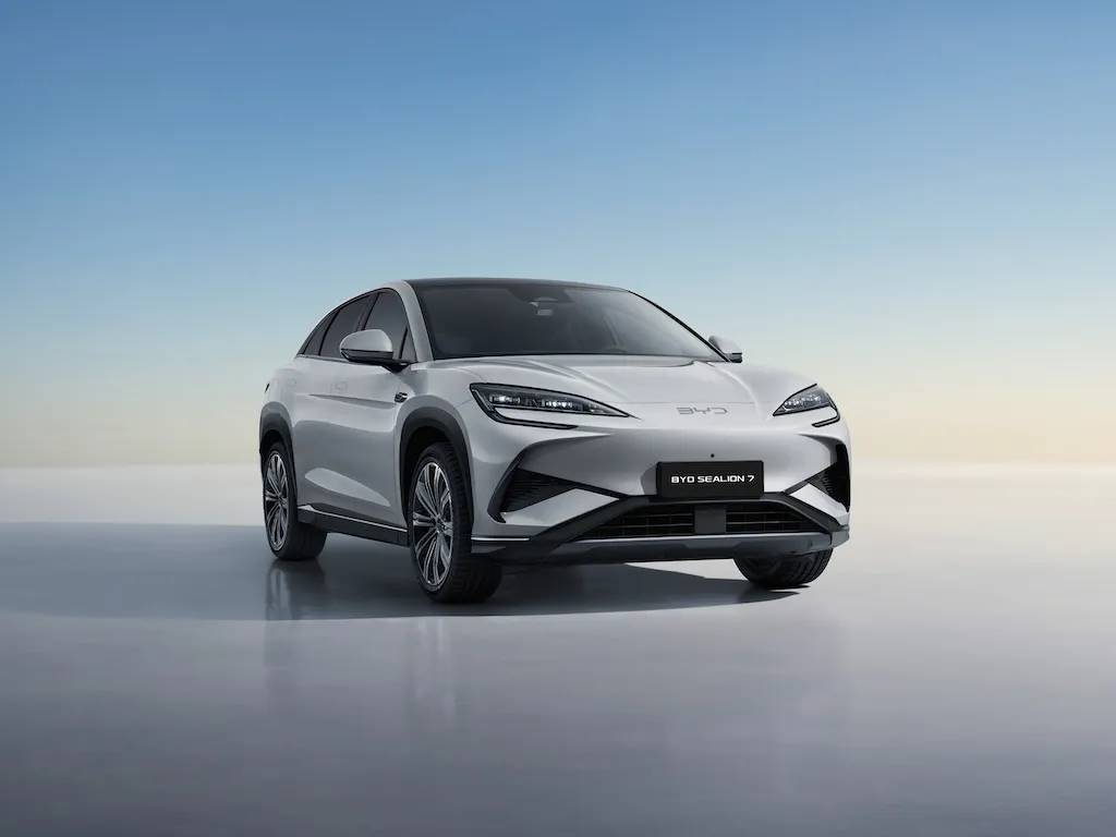 BYD a dezvăluit la Salonul Auto de la Paris noul SUV electric Sealion 7